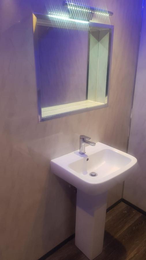 Highfields Living - All Rooms Ensuite- Free Wifi- Free Local Parking Sheffield Exterior photo