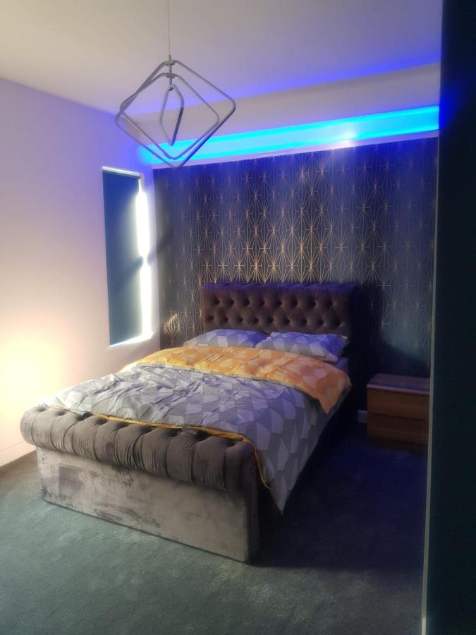 Highfields Living - All Rooms Ensuite- Free Wifi- Free Local Parking Sheffield Exterior photo