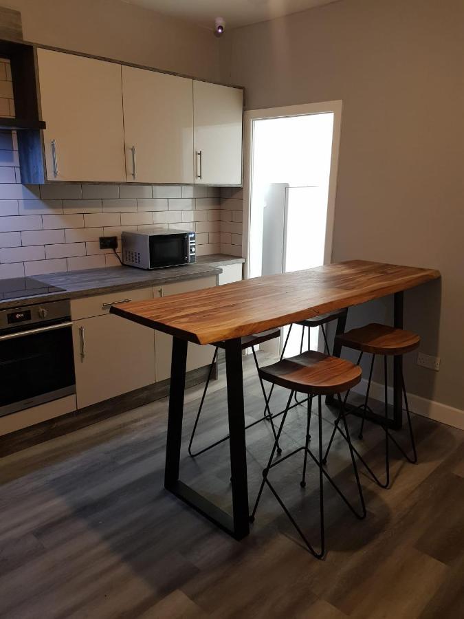 Highfields Living - All Rooms Ensuite- Free Wifi- Free Local Parking Sheffield Exterior photo