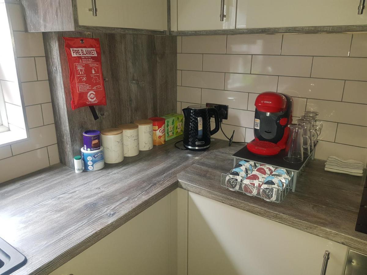 Highfields Living - All Rooms Ensuite- Free Wifi- Free Local Parking Sheffield Exterior photo