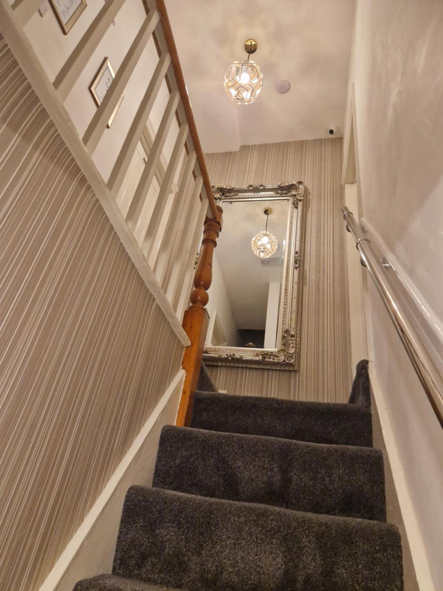 Highfields Living - All Rooms Ensuite- Free Wifi- Free Local Parking Sheffield Exterior photo